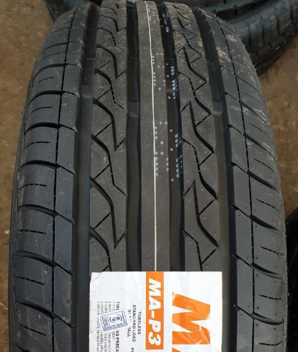 215/65 R15 – Maxxis HT