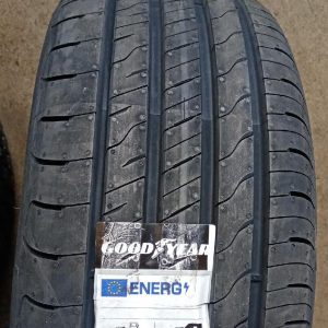 215/55 R17 – Goodyear