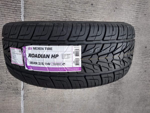 285/45 R22 – Nexen Roadian HP