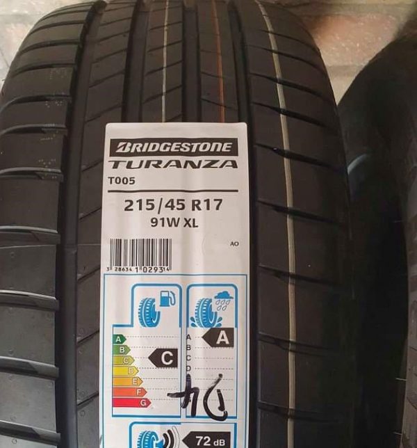 215/45 R17 – Bridgestone