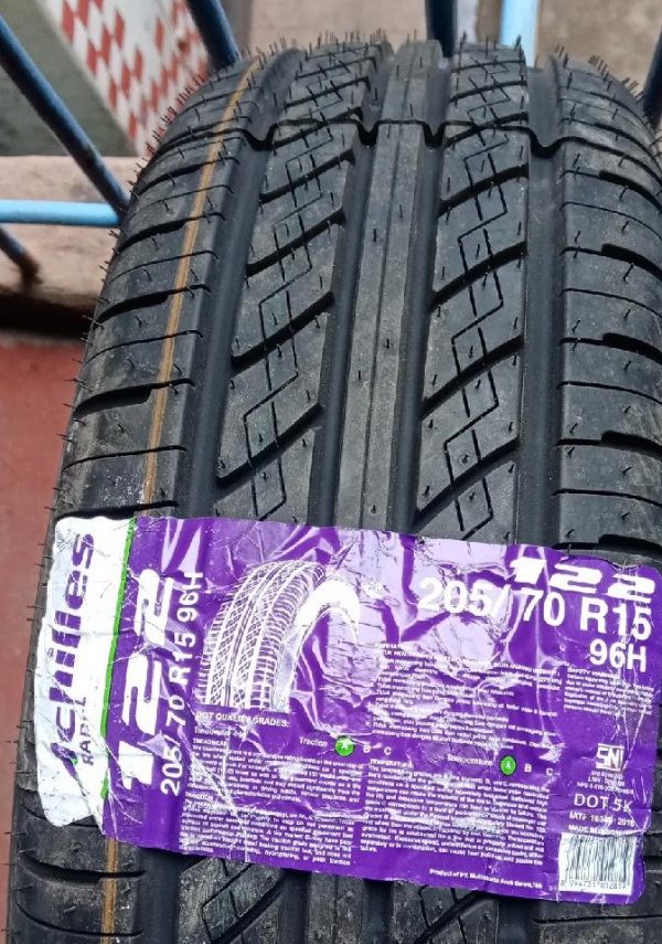 205/70 R15 – Achilles