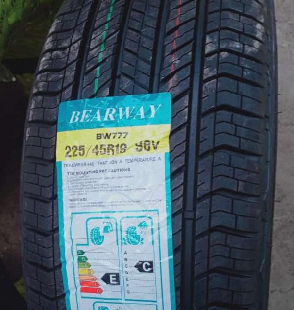 225/45 R19 – Bearway